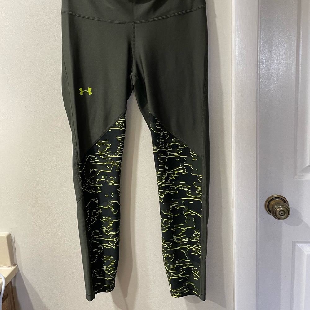 Under Armor Green Pattern Leggings - image 1